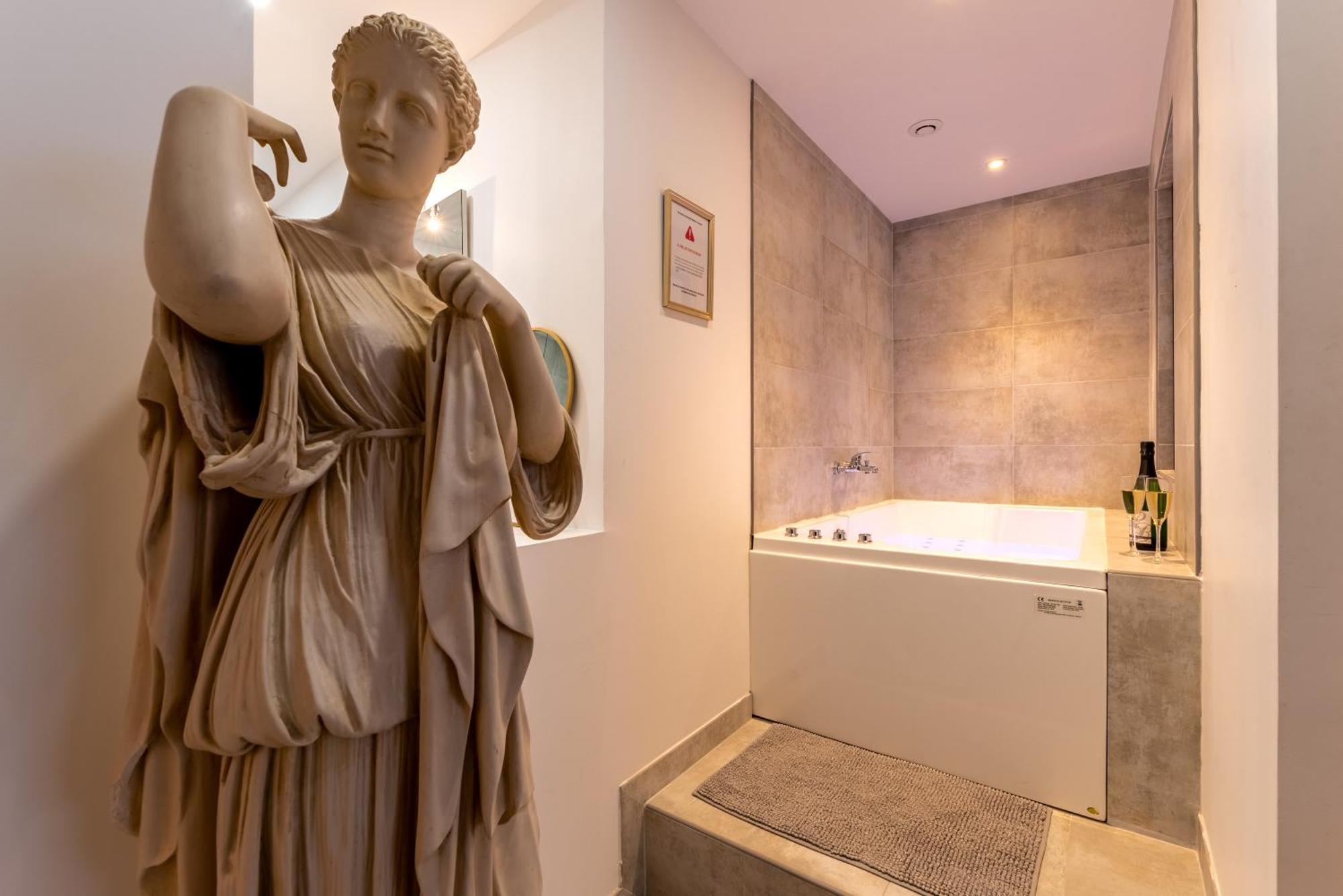 Le Fruit Defendu "Love Room" Jacuzzi Centre Ville Ruan Exterior foto